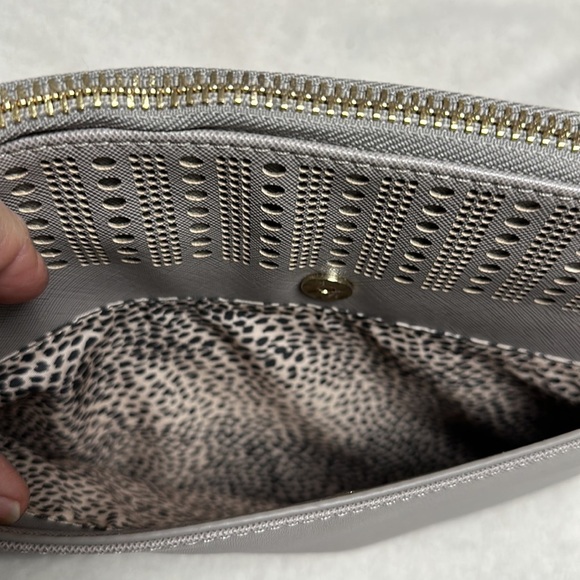 Sole Society Gray Large Clutch IPad Top Zip Purse, LIKE NEW! NEVER USED! - Picture 3 of 9